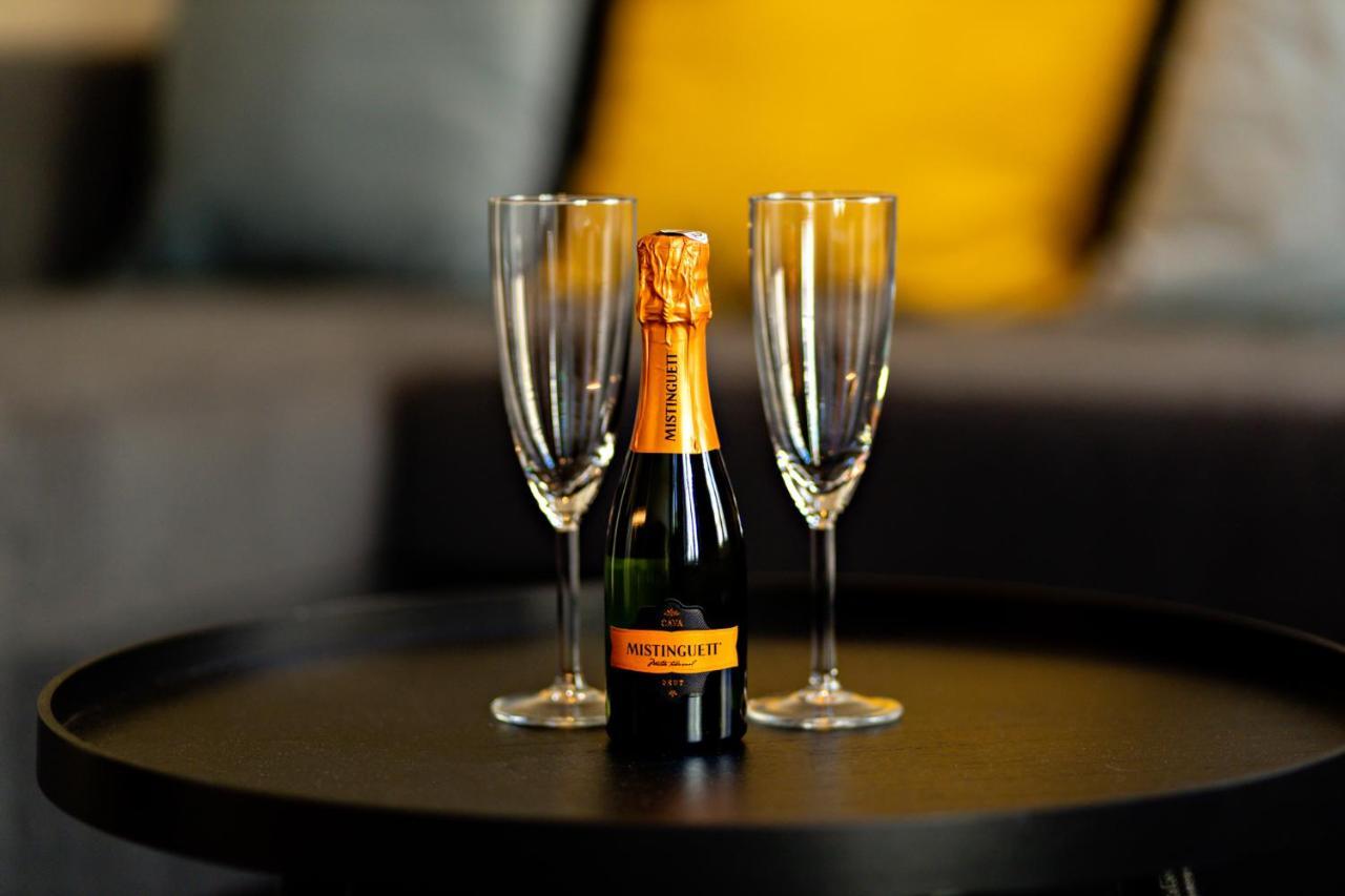 Luxury Suites Princess By Rikas Hotels Antwerpen Bagian luar foto
