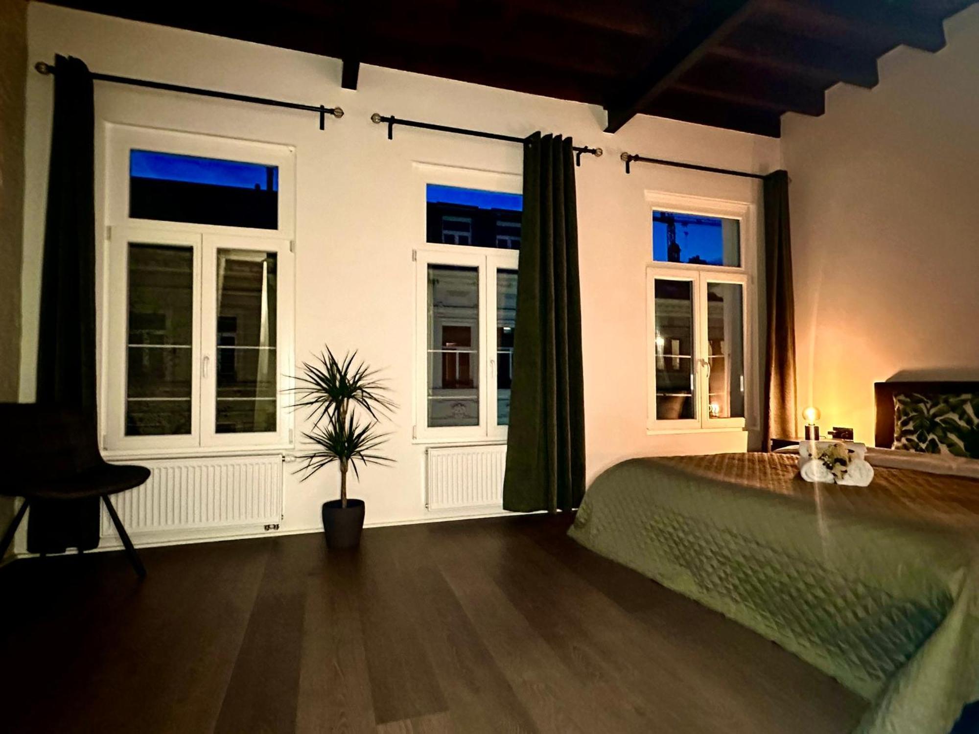 Luxury Suites Princess By Rikas Hotels Antwerpen Bagian luar foto