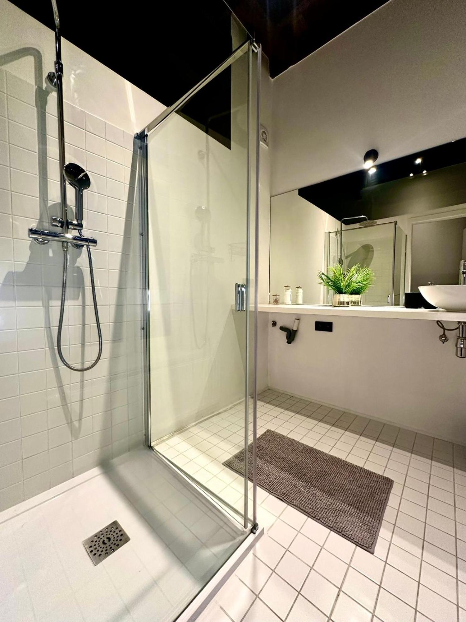 Luxury Suites Princess By Rikas Hotels Antwerpen Bagian luar foto